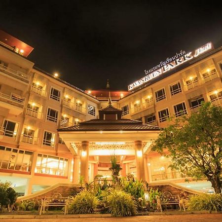 Kwan Ruen Park Hotel Nakhonratcsaszima Kültér fotó