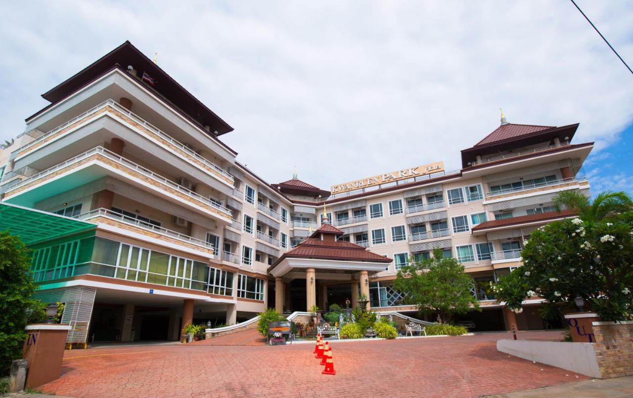 Kwan Ruen Park Hotel Nakhonratcsaszima Kültér fotó
