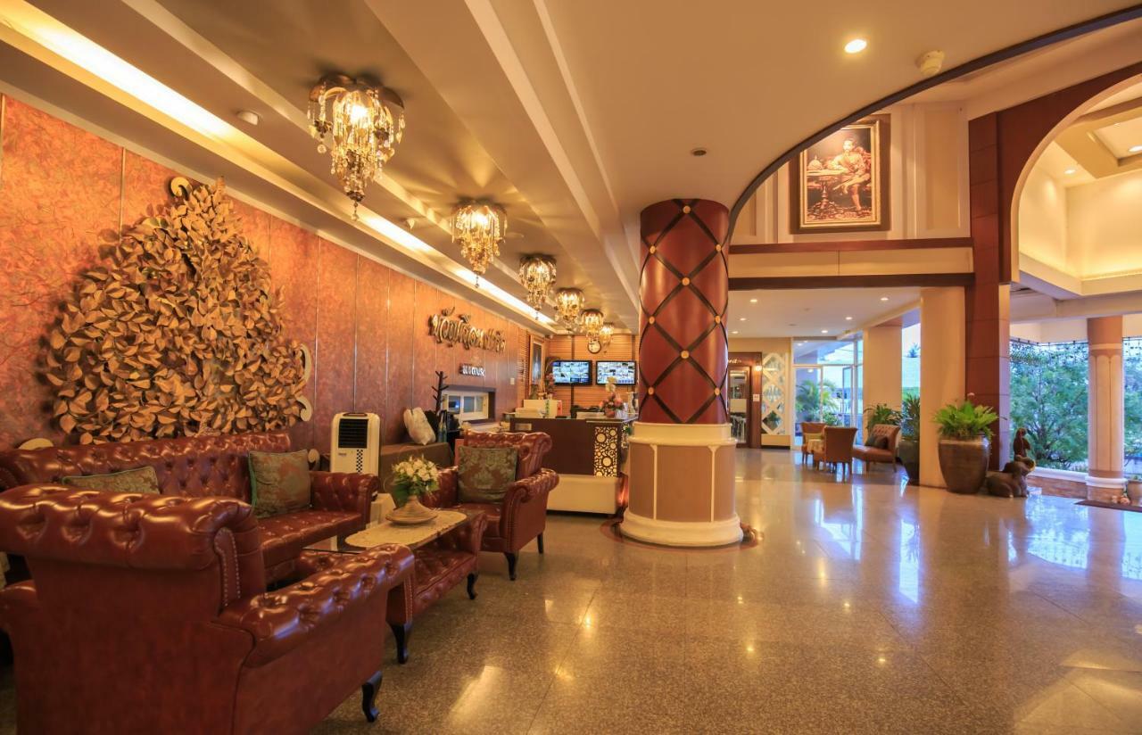Kwan Ruen Park Hotel Nakhonratcsaszima Kültér fotó